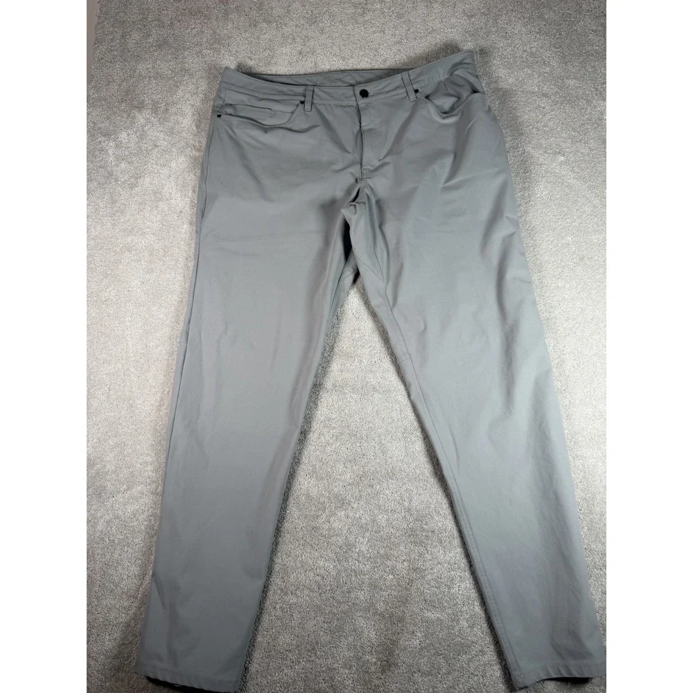 Lululemon Men's ABC Light Ice Gray Pants Classic 5 Pockets Size 40x32 Lm5adfs